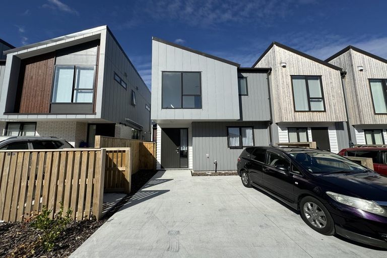 Photo of property in 15 Mahalo Avenue, Wiri, Auckland, 2104