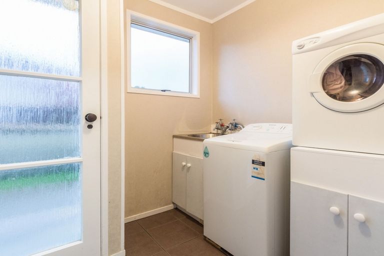 Photo of property in 18 Farwood Drive, Henderson, Auckland, 0612