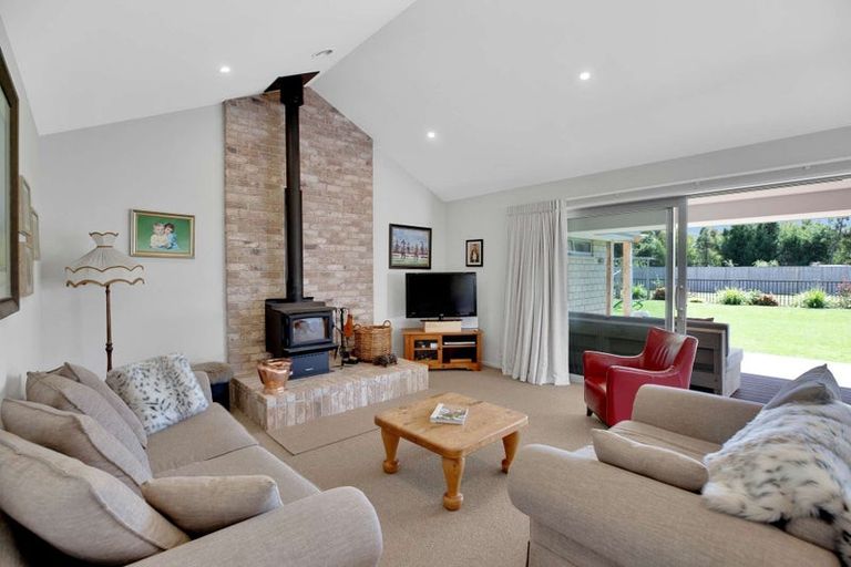 Photo of property in 6 Hunter Lane, Amberley, 7410