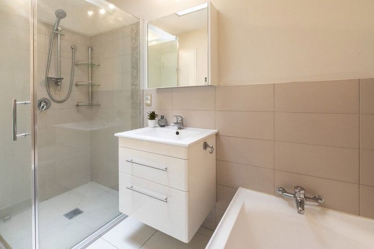 Photo of property in 1/10 Parr Place, Ilam, Christchurch, 8041