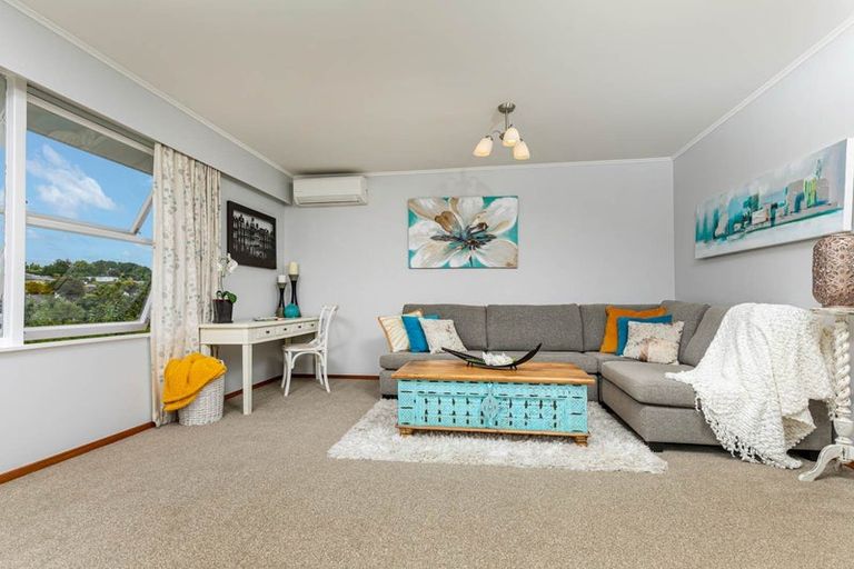 Photo of property in 2/6 Palawan Place, Torbay, Auckland, 0630