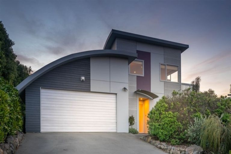 Photo of property in 5 Dunkeld Lane, Redcliffs, Christchurch, 8081