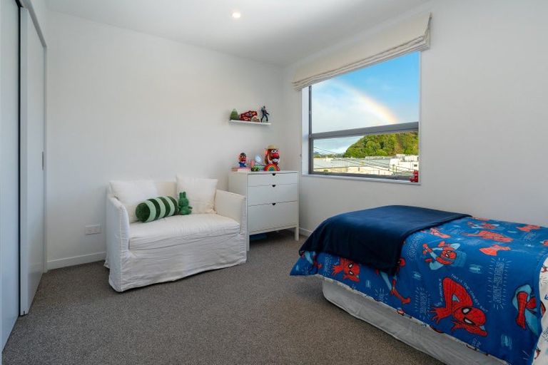Photo of property in 13/2 Stone Street, Miramar, Wellington, 6022