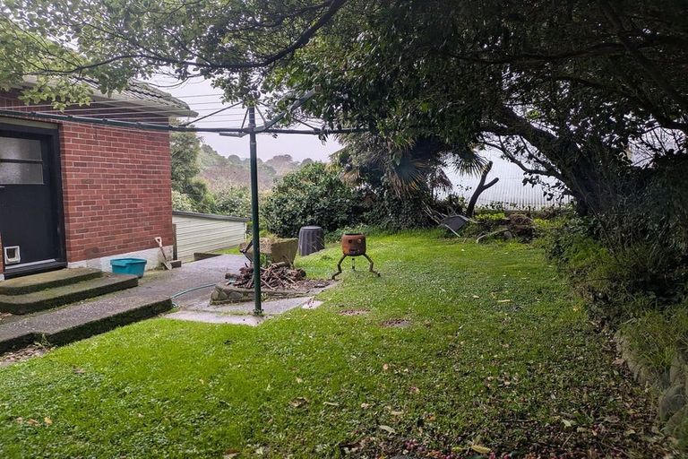 Photo of property in 41 Lincoln Avenue, Tawa, Wellington, 5028