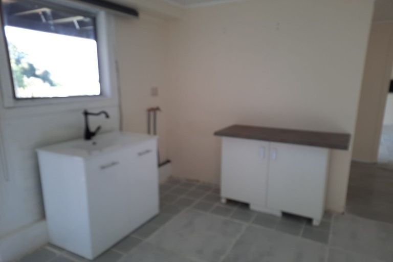 Photo of property in 321 Glenfield Road, Glenfield, Auckland, 0629