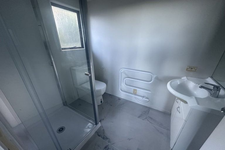 Photo of property in 2/43 Noeleen Street, Glenfield, Auckland, 0629