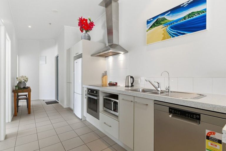 Photo of property in Atlas Apartments, 49 Maunganui Road, Mount Maunganui, 3116