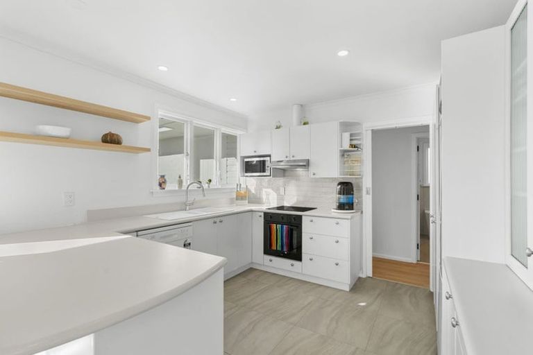 Photo of property in 126 Kendal Avenue, Burnside, Christchurch, 8053