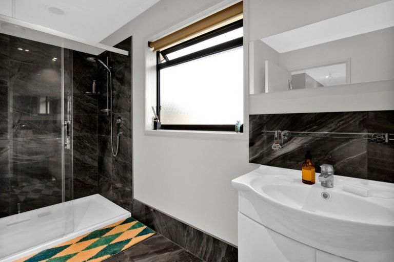 Photo of property in 112b Princess Street, Waitara, 4383