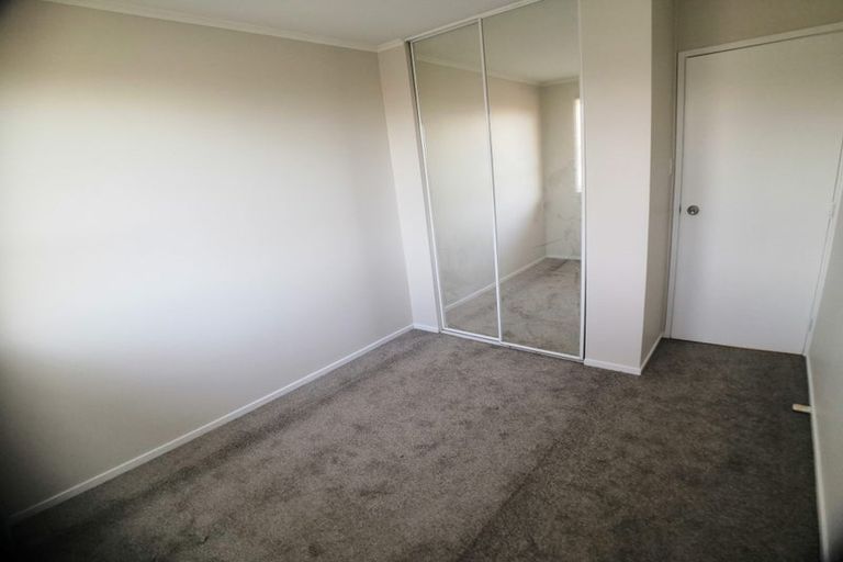 Photo of property in 14 Lavery Place, Sunnynook, Auckland, 0632
