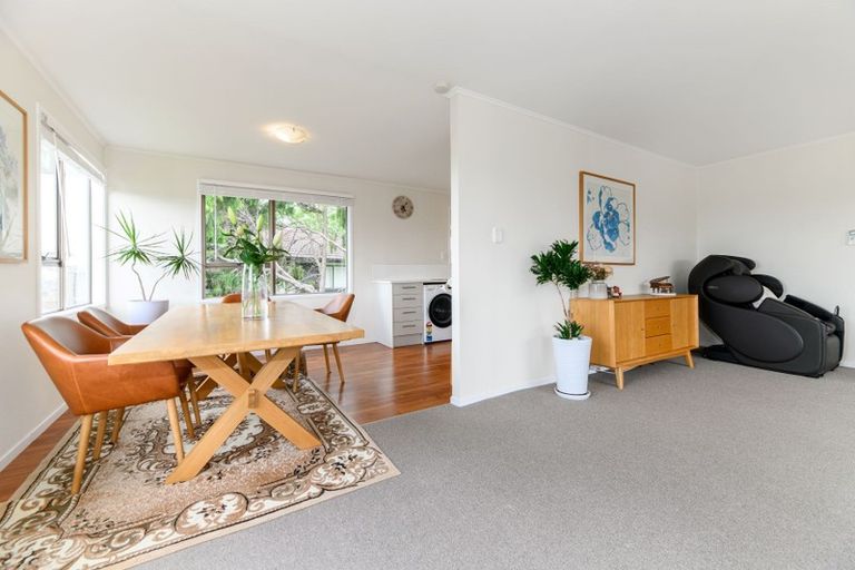 Photo of property in 59 Sunset Road, Totara Vale, Auckland, 0632