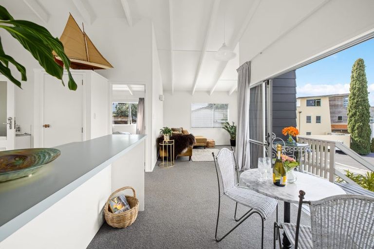 Photo of property in 9 Sunlight Promenade, Snells Beach, 0920