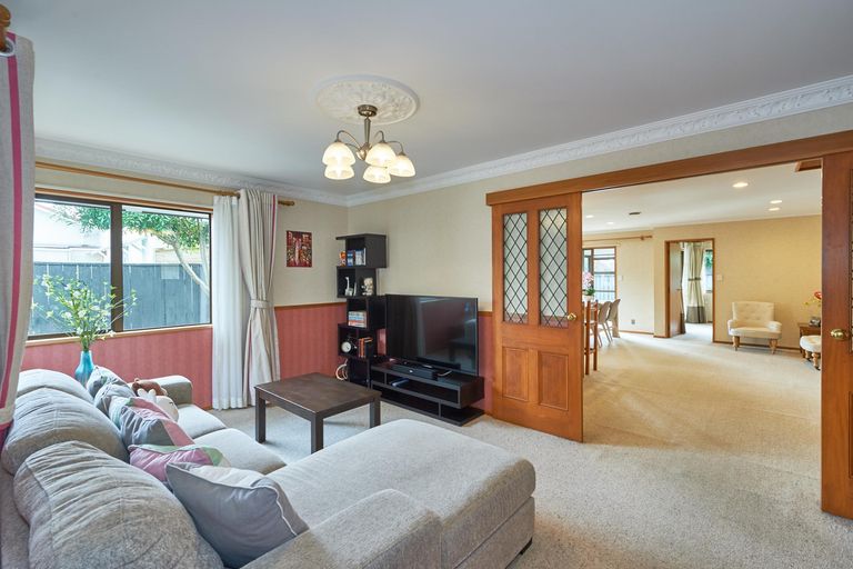 Photo of property in 8a Palm Avenue, Hokowhitu, Palmerston North, 4410