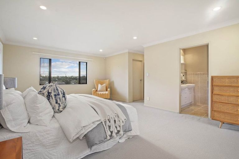 Photo of property in 21 Ridge Valley Drive, Browns Bay, Auckland, 0630