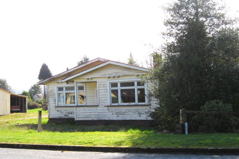 Photo of property in 20 Shiel Street, Reefton, 7830
