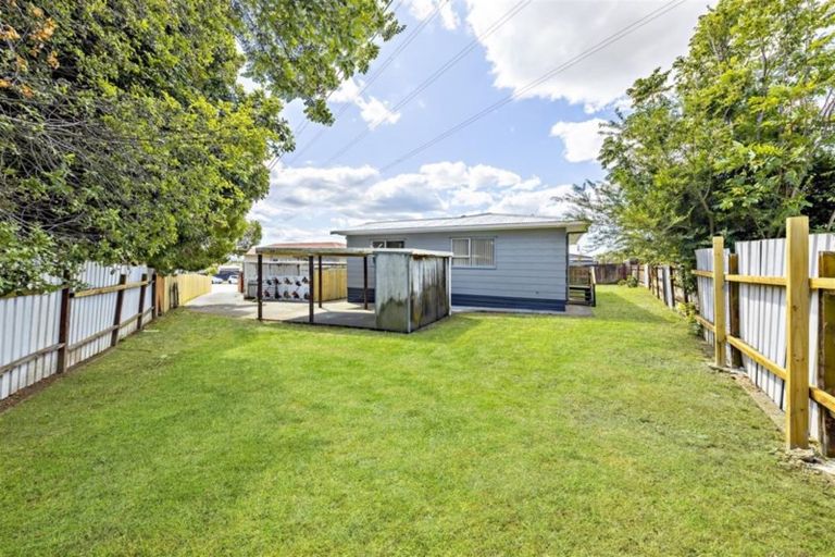 Photo of property in 2/20 Darnell Crescent, Clover Park, Auckland, 2019