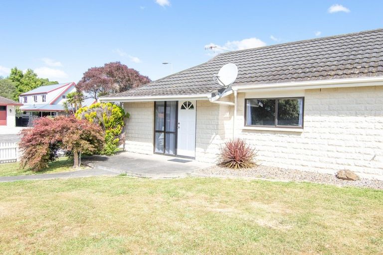 Photo of property in 15 Hanmer Place, Highbury, Palmerston North, 4412