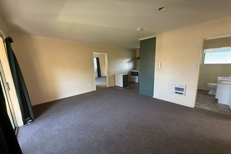 Photo of property in 14 Oxford Street, Fairfield, Hamilton, 3214