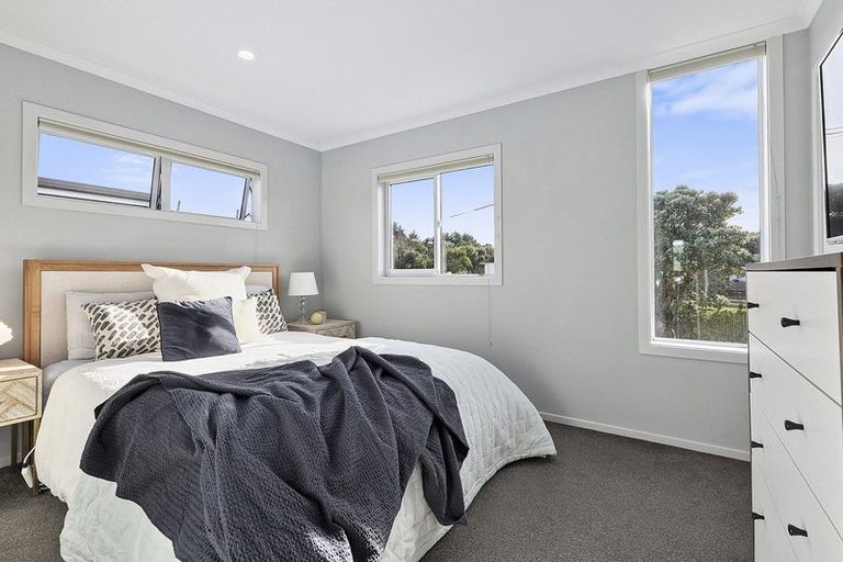 Photo of property in 2/1 Murphy Place, Titahi Bay, Porirua, 5022