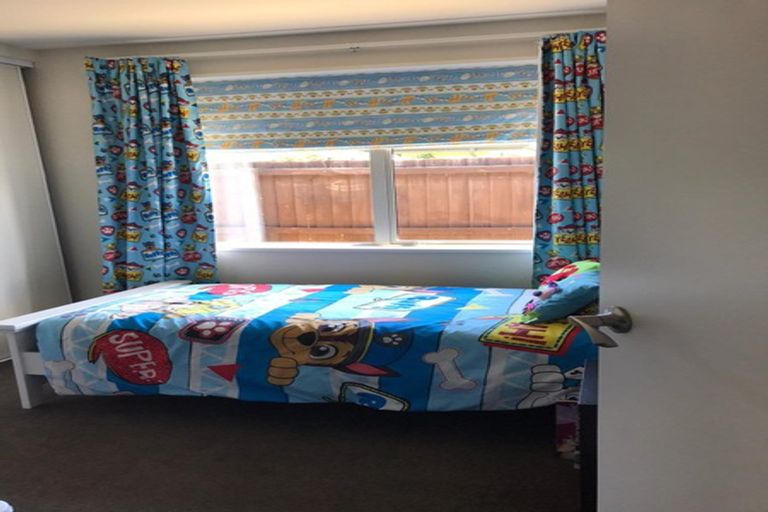 Photo of property in 17 Larne Place, Belfast, Christchurch, 8051