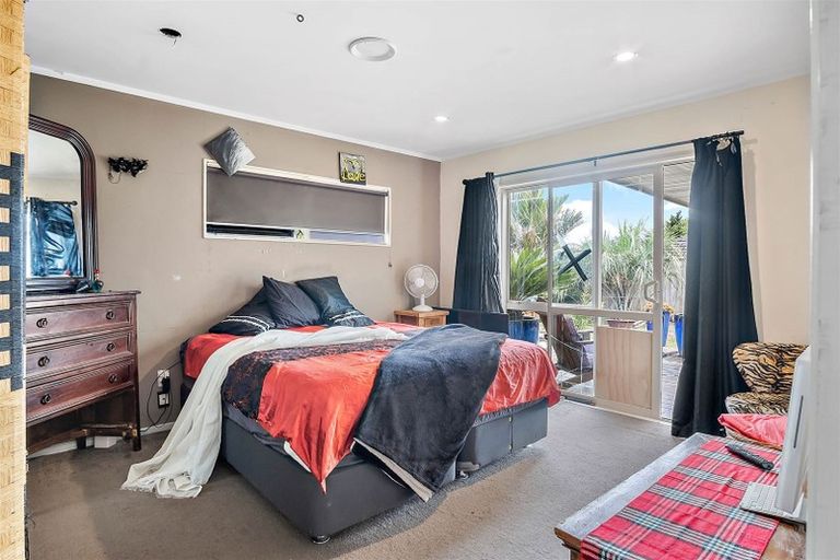 Photo of property in 8 Saint Leger Crescent, Huntington Park, Auckland, 2013