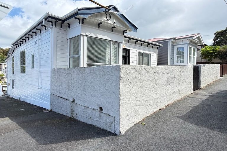 Photo of property in 432 Adelaide Road, Berhampore, Wellington, 6023