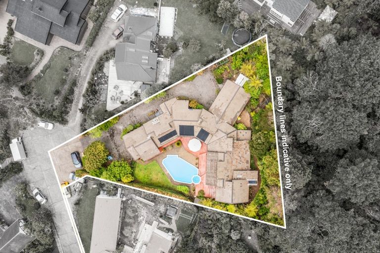 Photo of property in 106 Kowhai Road, Campbells Bay, Auckland, 0630