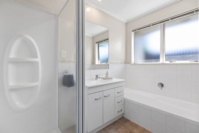 Photo of property in 2 Glencoe Court, Pyes Pa, Tauranga, 3112