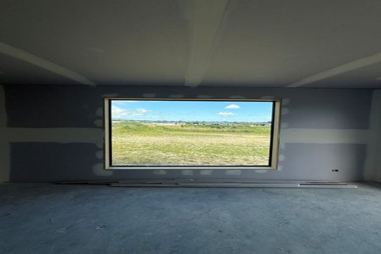 Photo of property in 75 Atlantic Drive, Fitzherbert, Palmerston North, 4410