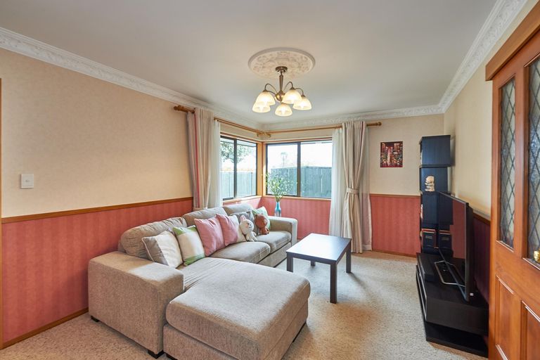 Photo of property in 8a Palm Avenue, Hokowhitu, Palmerston North, 4410