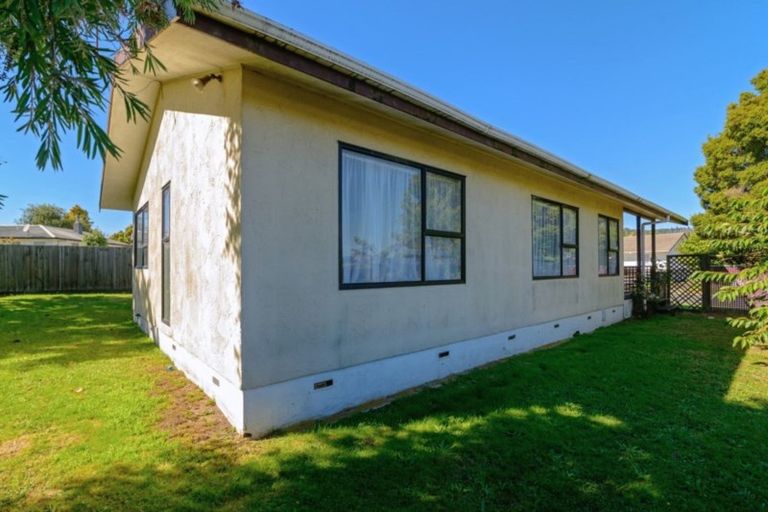 Photo of property in 37 Tennyson Drive, Owhata, Rotorua, 3010