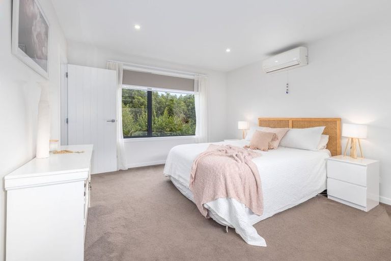 Photo of property in 9 Tauhou Place, Waikanae, 5036