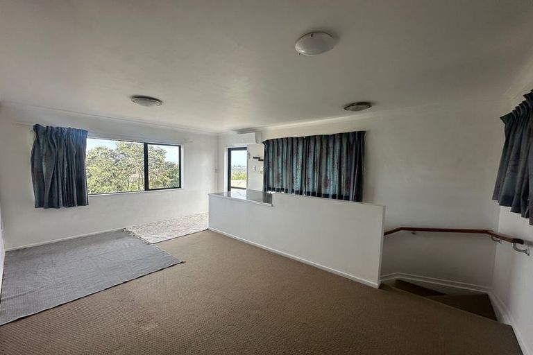 Photo of property in 16 Mangerton Lane, East Tamaki Heights, Auckland, 2016