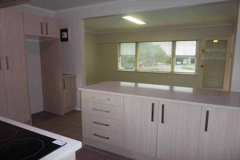 Photo of property in 3/3 Sutton Crescent, Papatoetoe, Auckland, 2025