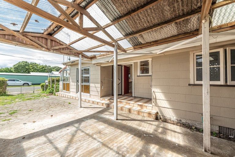Photo of property in 104 Weraroa Road, Waverley, 4510