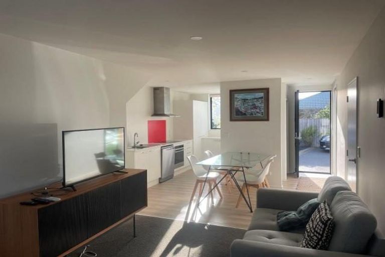 Photo of property in 5 Verlamio Lane, Edgeware, Christchurch, 8013