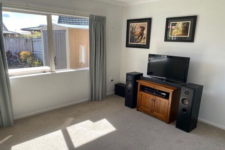 Photo of property in Rangeview Villas, 56/9 Fuller Close, Levin, 5510