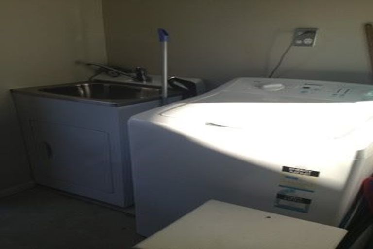 Photo of property in 11 Riverglade Parkway, Te Atatu South, Auckland, 0610