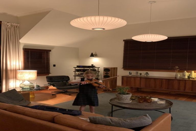 Photo of property in 9a Homewood Crescent, Karori, Wellington, 6012