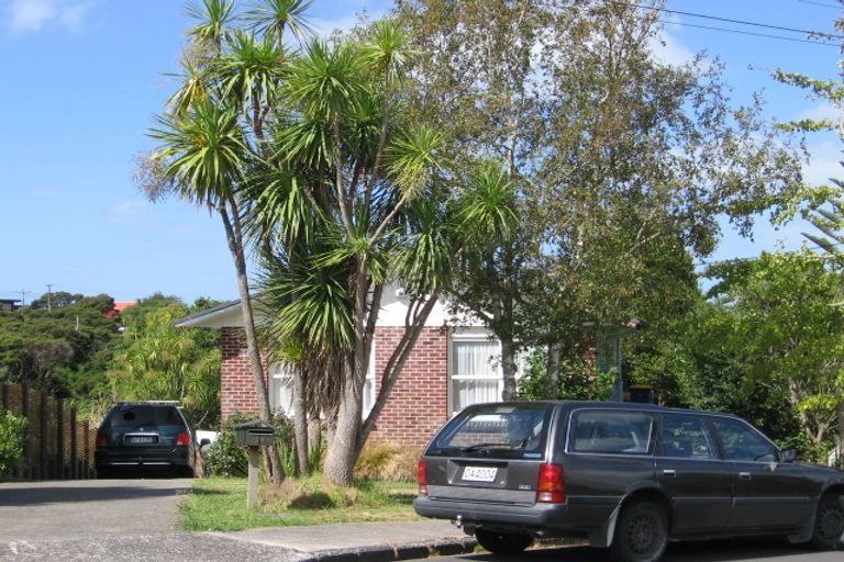 Photo of property in 14 Felstead Street, Birkenhead, Auckland, 0626