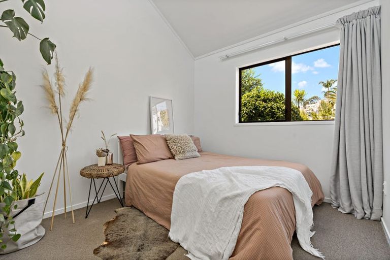 Photo of property in 2/29a Rangatira Road, Birkdale, Auckland, 0626