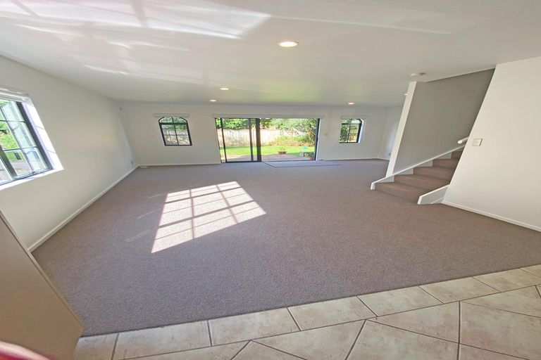 Photo of property in 8/41 The Avenue, Albany, Auckland, 0632