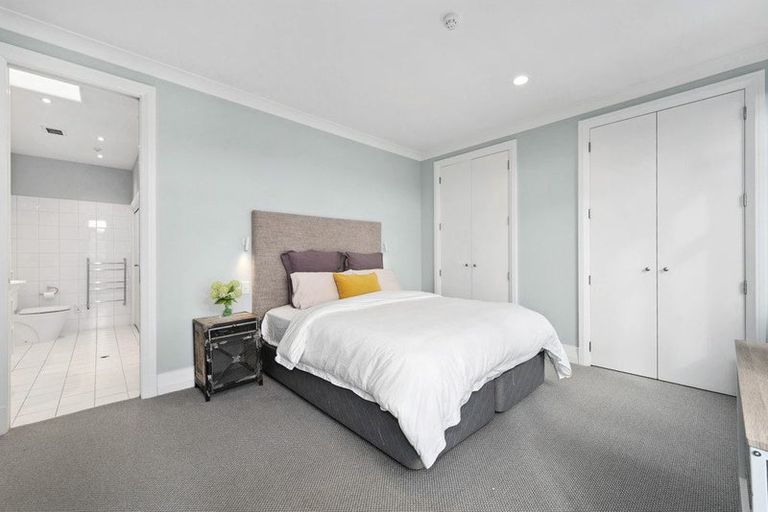 Photo of property in Kelvin House, 8a/16 The Terrace, Wellington Central, Wellington, 6011