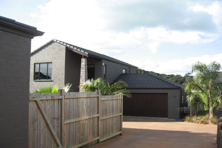 Photo of property in 152 Charles Prevost Drive, The Gardens, Auckland, 2105