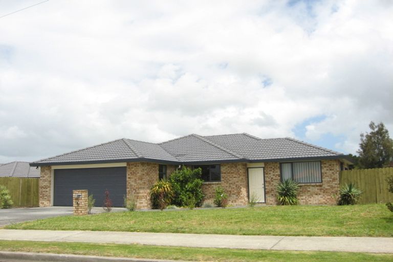 Photo of property in 15 Takatu Place, Takanini, 2112