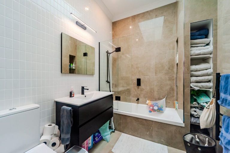 Photo of property in 1 Torquay Terrace, Newtown, Wellington, 6021