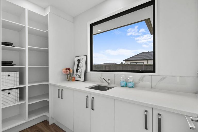 Photo of property in 11 Little Gem Road, Hornby, Christchurch, 8025