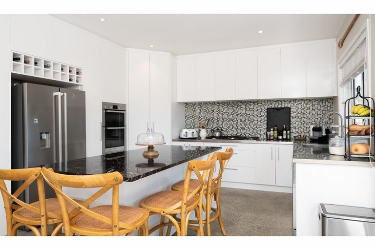 Photo of property in 4 York Terrace, Riverhead, 0820