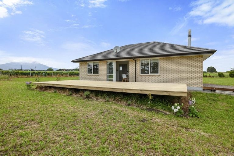 Photo of property in 94 Mirikau Road, Warea, New Plymouth, 4381