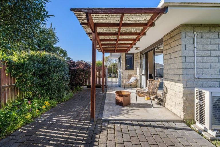 Photo of property in 1/52a Aorangi Road, Bryndwr, Christchurch, 8053
